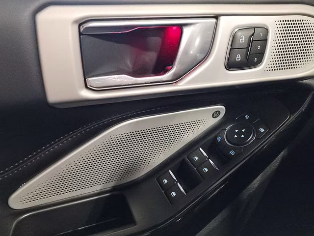 2022 Red Metallic Ford Explorer Platinum 4X4 SUV