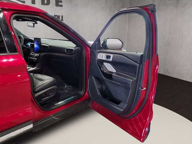 2022 Red Metallic Ford Explorer Platinum 4X4 SUV