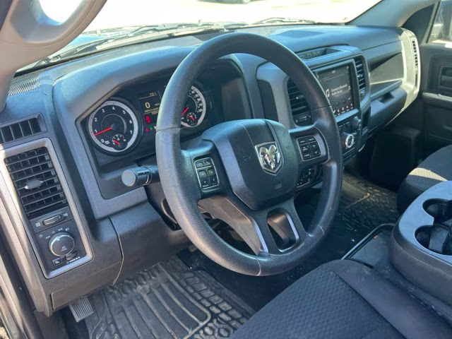 2019 Brilliant Black Crystal Pearlcoat Ram 1500 Express 4X4 Truck