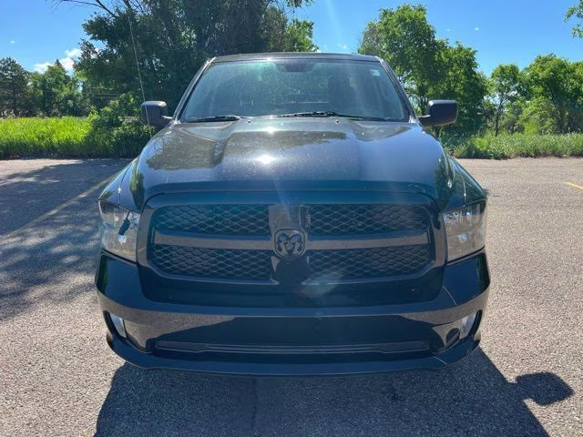 2019 Brilliant Black Crystal Pearlcoat Ram 1500 Express 4X4 Truck