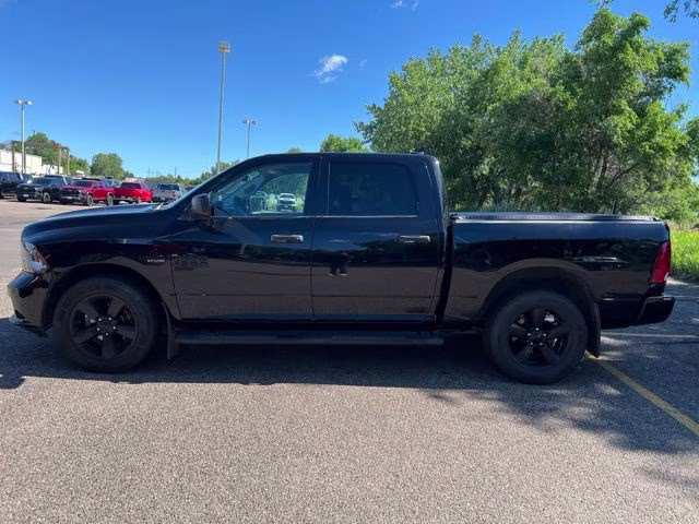 2019 Brilliant Black Crystal Pearlcoat Ram 1500 Express 4X4 Truck
