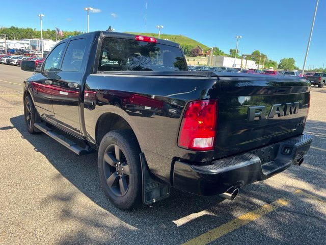 2019 Brilliant Black Crystal Pearlcoat Ram 1500 Express 4X4 Truck