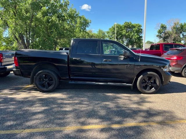 2019 Brilliant Black Crystal Pearlcoat Ram 1500 Express 4X4 Truck