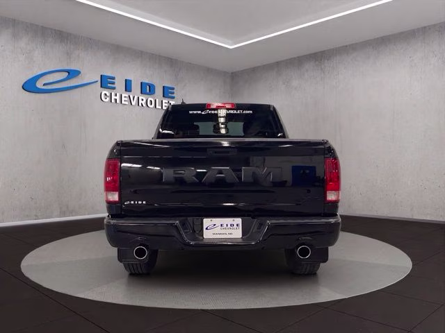 2019 Diamond Black Crystal Pearlcoat Ram 1500 Express 4X4 Truck