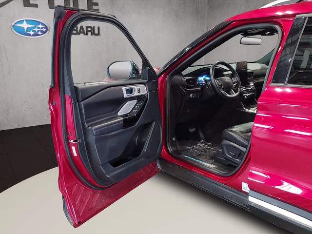 2022 Red Metallic Ford Explorer Platinum 4X4 SUV