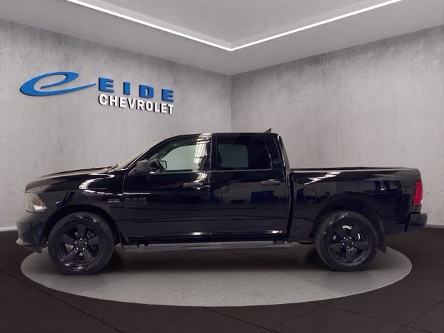 2019 Diamond Black Crystal Pearlcoat Ram 1500 Classic Express 4X4 Truck