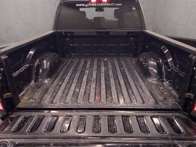 2019 Diamond Black Crystal Pearlcoat Ram 1500 Classic Express 4X4 Truck