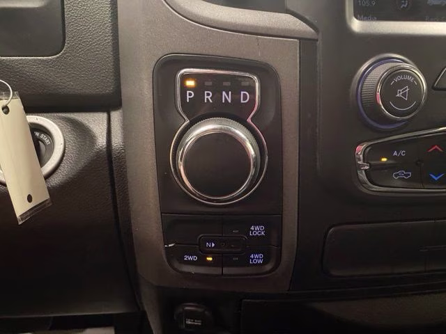 2019 Diamond Black Crystal Pearlcoat Ram 1500 Classic Express 4X4 Truck