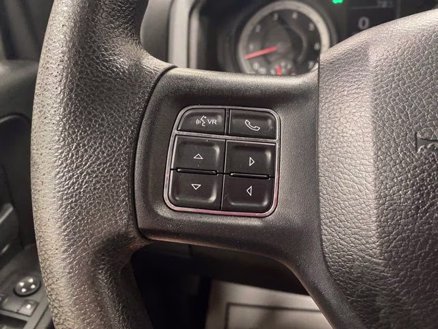 2019 Diamond Black Crystal Pearlcoat Ram 1500 Classic Express 4X4 Truck