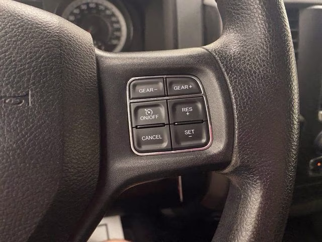 2019 Diamond Black Crystal Pearlcoat Ram 1500 Classic Express 4X4 Truck