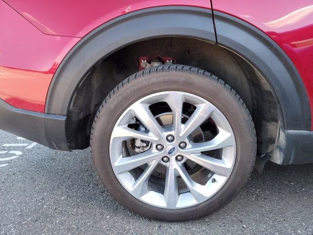 2022 Rapid Red Metallic Tinted Clearcoat Ford Explorer Platinum 4X4 SUV