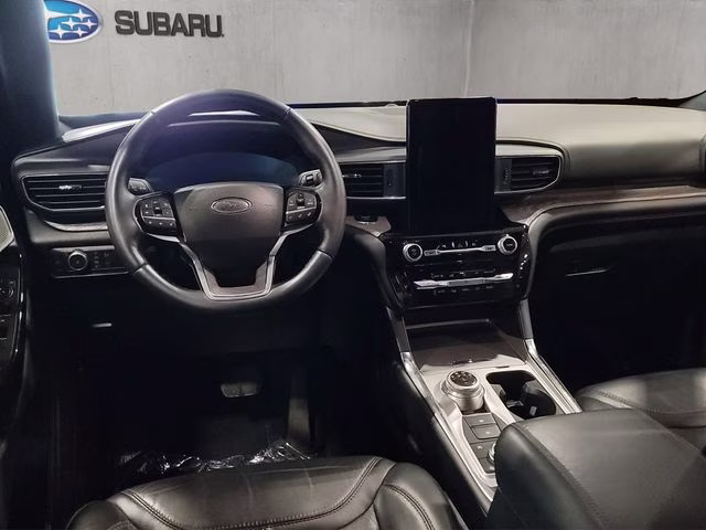 2022 Red Metallic Ford Explorer Platinum 4X4 SUV