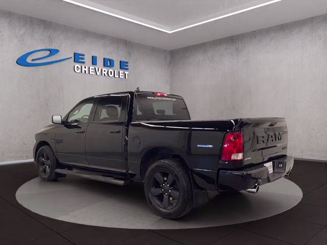 2019 Diamond Black Crystal Pearlcoat Ram 1500 Classic Express 4X4 Truck