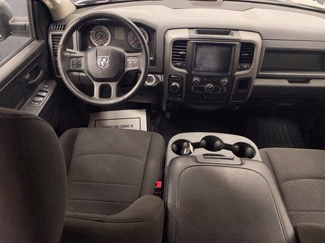 2019 Diamond Black Crystal Pearlcoat Ram 1500 Classic Express 4X4 Truck