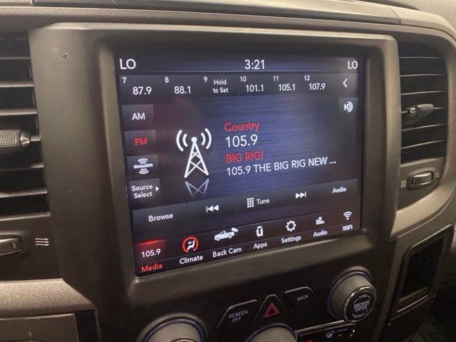 2019 Diamond Black Crystal Pearlcoat Ram 1500 Classic Express 4X4 Truck