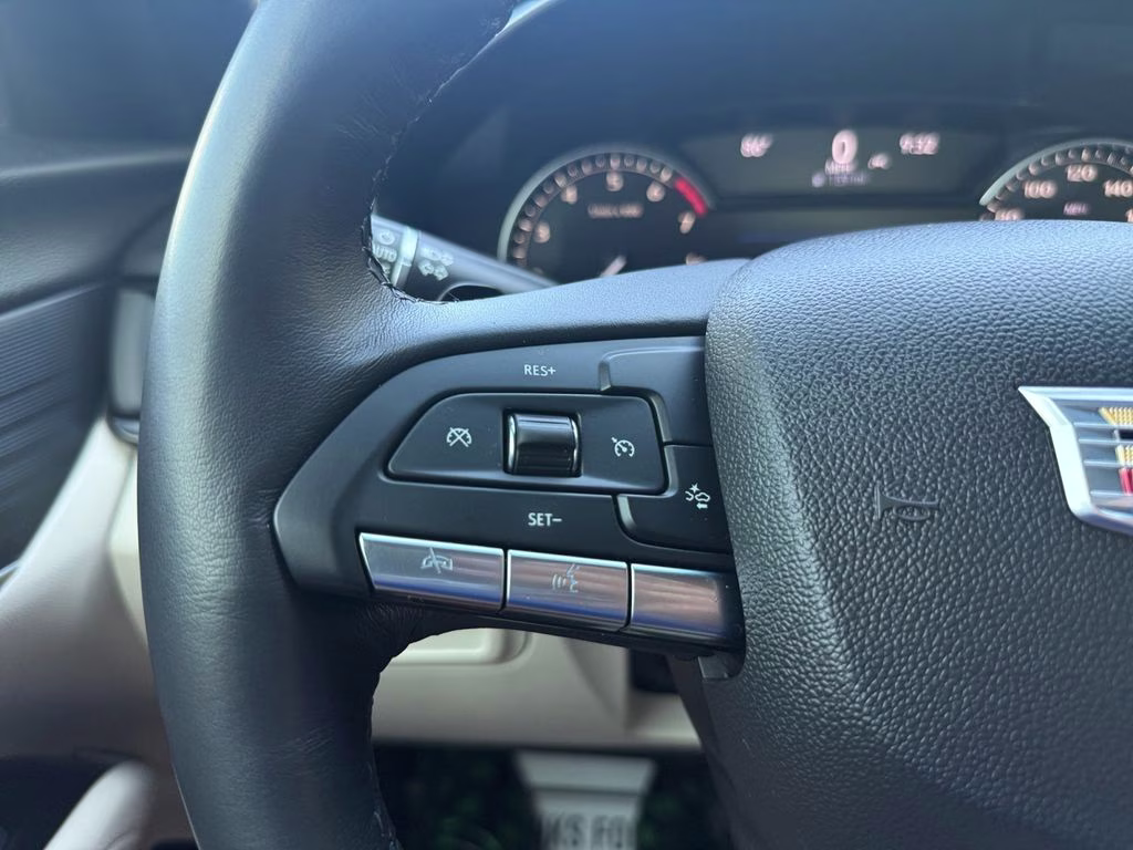 2023 Crystal White Tricoat Cadillac CT4 Luxury RWD Sedan