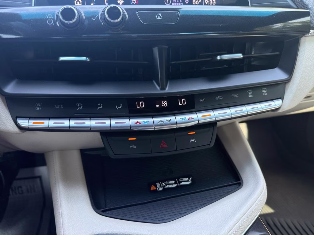 2023 Crystal White Tricoat Cadillac CT4 Luxury RWD Sedan