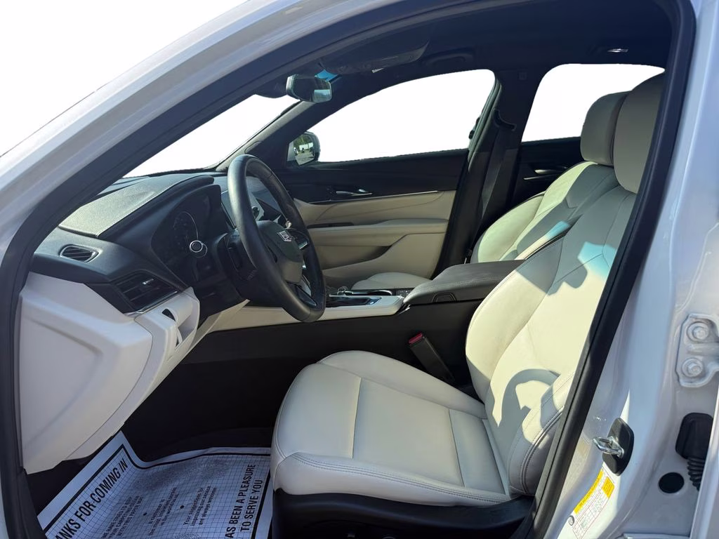 2023 Crystal White Tricoat Cadillac CT4 Luxury RWD Sedan