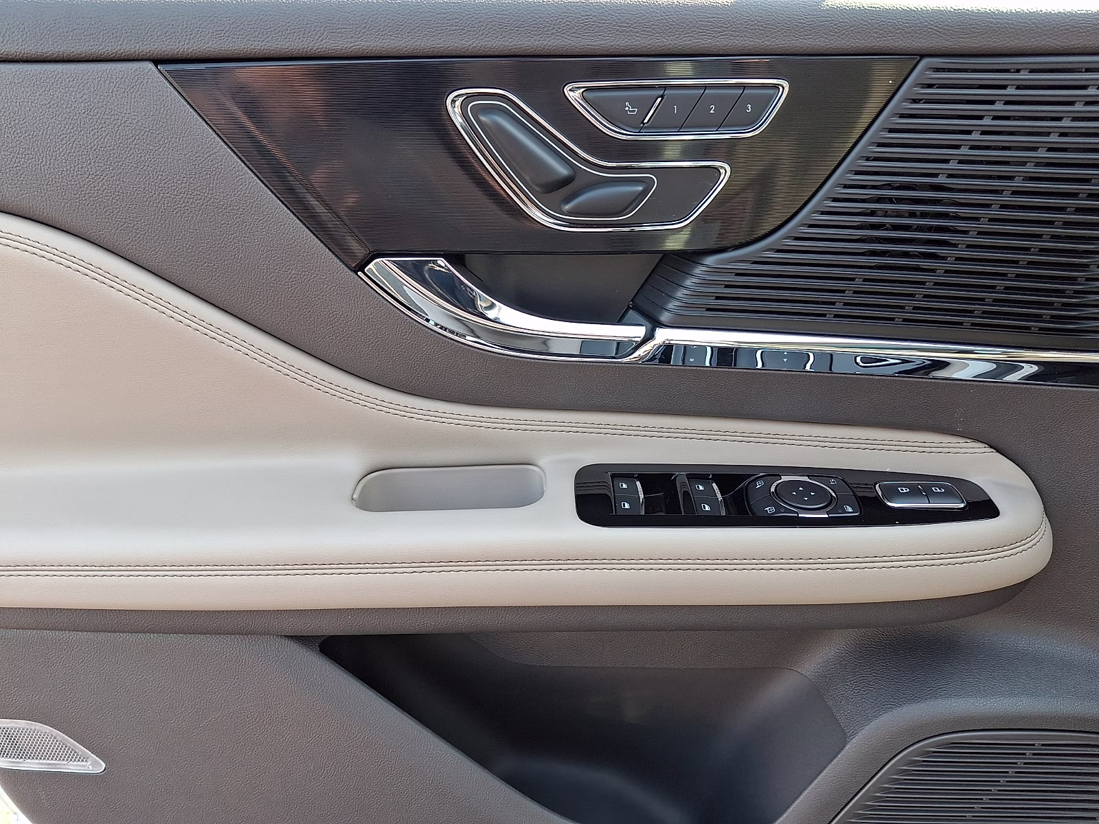 2022 Pristine White Metallic Tri-Coat - AZ Lincoln Corsair Standard AWD