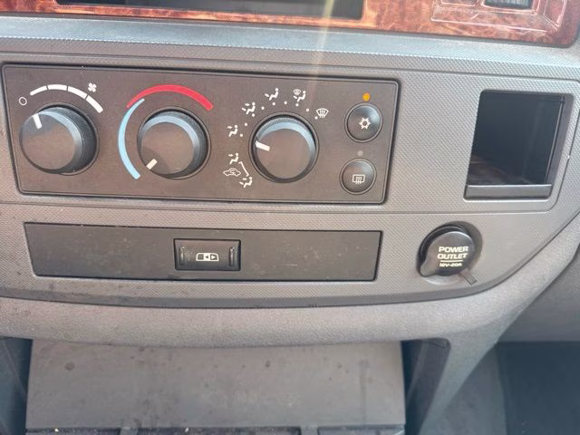 2006 Flame Red Clearcoat Dodge Ram 1500 SLT 4X4 Truck
