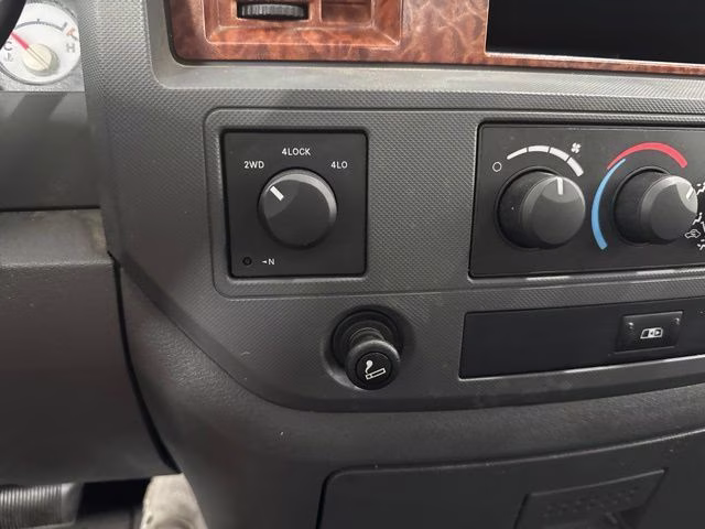 2006 Flame Red Clearcoat Dodge Ram 1500 SLT 4X4 Truck