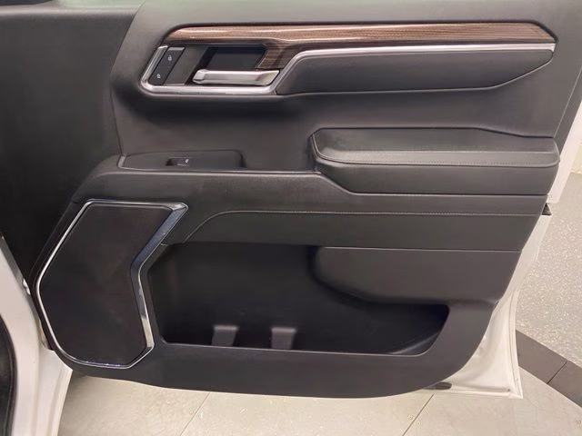 2023 Summit White Chevrolet Silverado 1500 LT Trail Boss 4X4 Truck