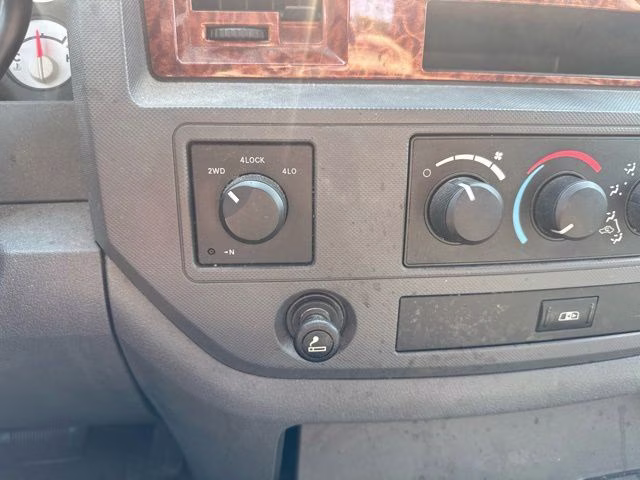 2006 Flame Red Clearcoat Dodge Ram 1500 SLT 4X4 Truck