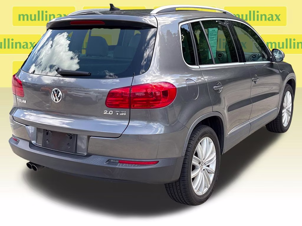 2012 Pepper Gray Metallic Volkswagen Tiguan SE FWD SUV