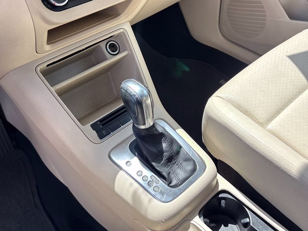 2012 Pepper Gray Metallic Volkswagen Tiguan SE FWD SUV
