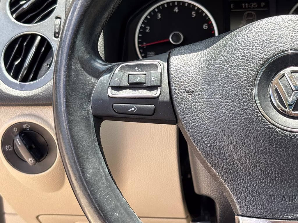 2012 Pepper Gray Metallic Volkswagen Tiguan SE FWD SUV