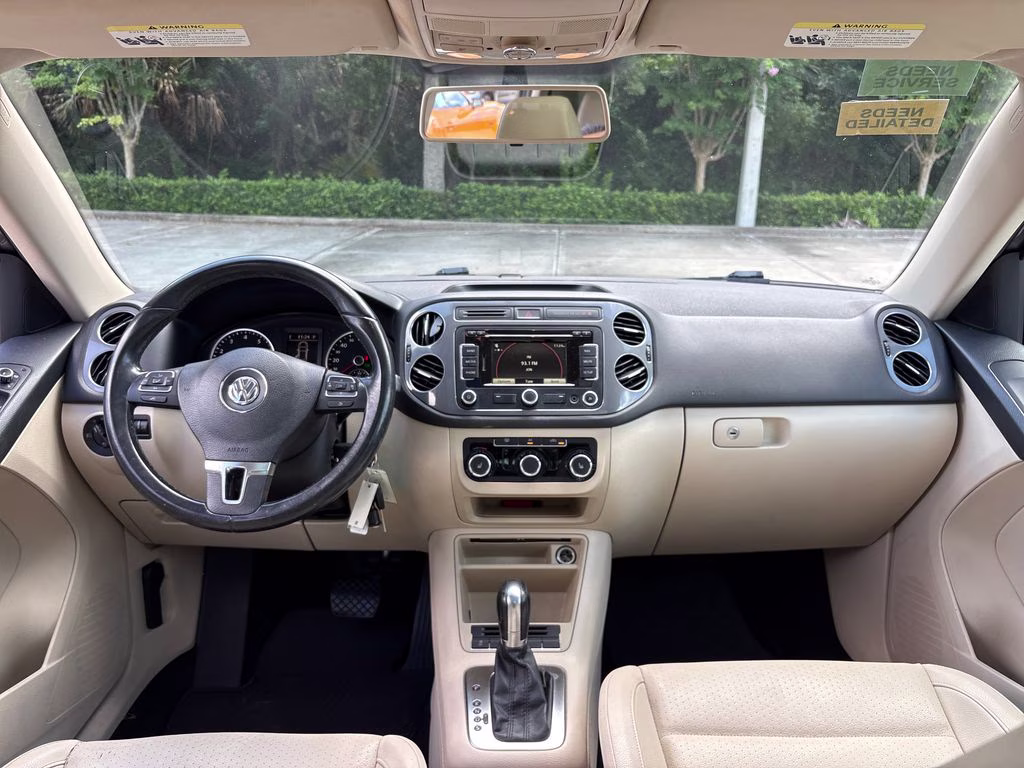 2012 Pepper Gray Metallic Volkswagen Tiguan SE FWD SUV