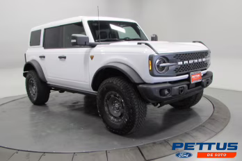 2025 Oxford White Ford Bronco Badlands 4X4 SUV