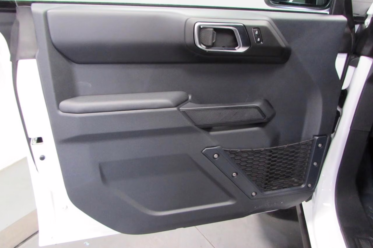 2025 Oxford White Ford Bronco Badlands 4X4 SUV