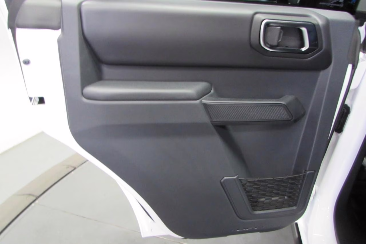 2025 Oxford White Ford Bronco Badlands 4X4 SUV