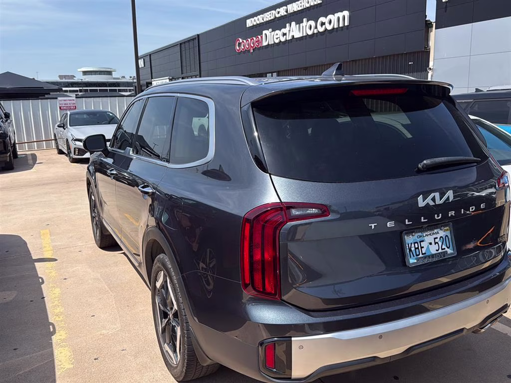 2024 Everlasting Silver Kia Telluride S FWD SUV