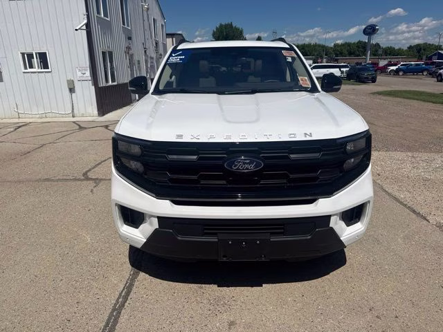 2025 White Metallic Ford Expedition Active 4X4 SUV