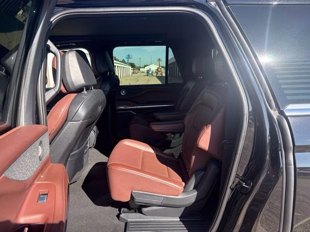 2025 Black Metallic Lincoln Navigator L Reserve 4X4 SUV