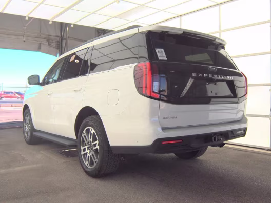 2025 White Metallic Ford Expedition Active 4X4 SUV