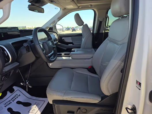 2025 White Metallic Ford Expedition Active 4X4 SUV