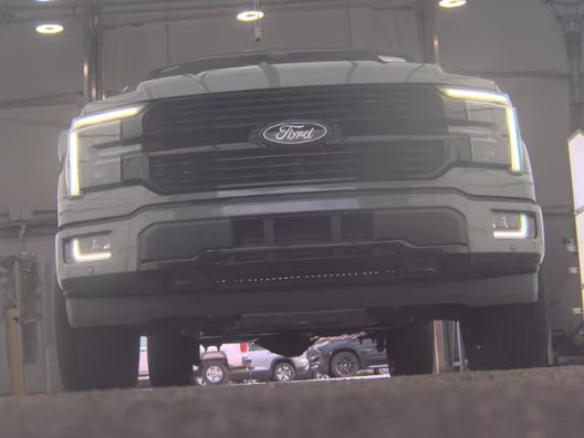 2025 Gray Metallic Ford F-150 Platinum 4X4 Truck