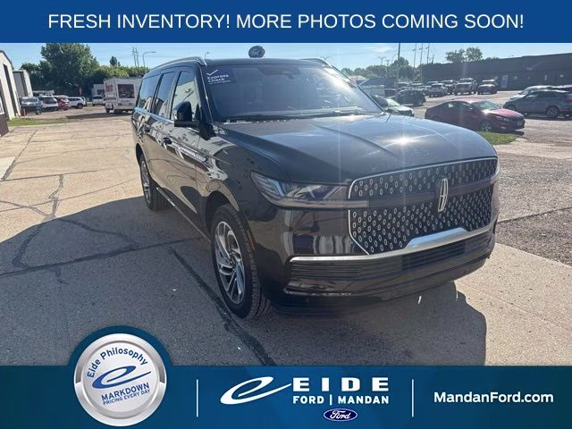 2025 Black Metallic Lincoln Navigator L Reserve 4X4 SUV