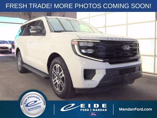 2025 White Metallic Ford Expedition Active 4X4 SUV
