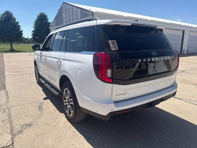 2025 White Metallic Ford Expedition Active 4X4 SUV