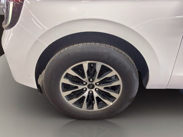 2025 Oxford White Ford Expedition Platinum 4X4 SUV