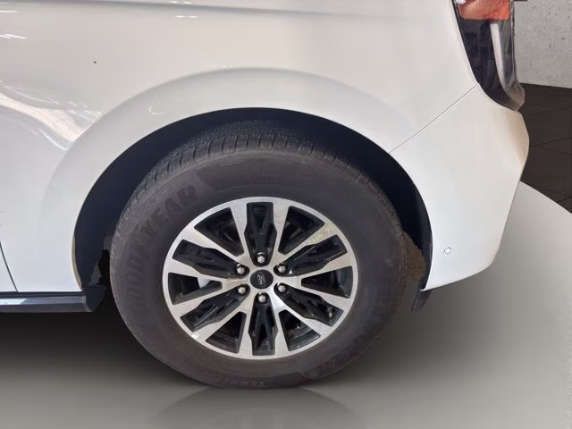 2025 Oxford White Ford Expedition Platinum 4X4 SUV