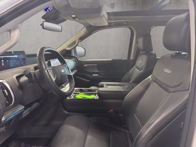 2025 Oxford White Ford Expedition Platinum 4X4 SUV