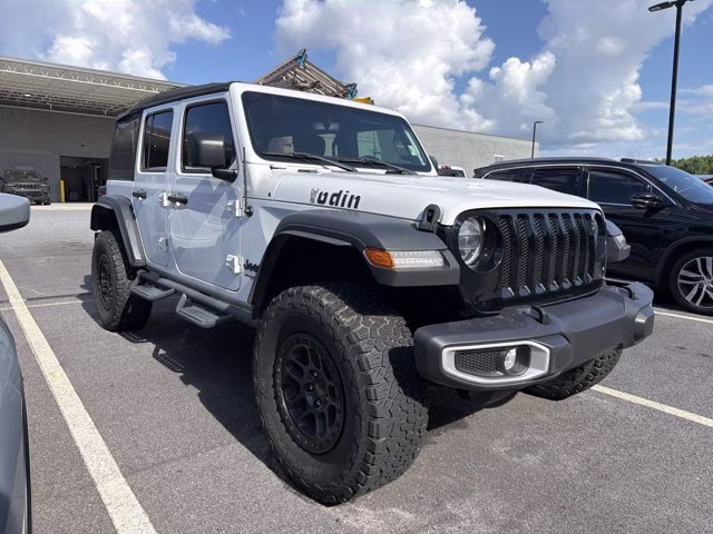 2022 Bright White Clearcoat Jeep Wrangler Unlimited Willys 4X4 Convertible