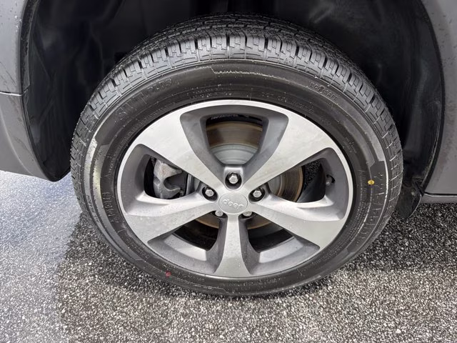 2021 Diamond Black Crystal Pearlcoat Jeep Cherokee Limited FWD SUV