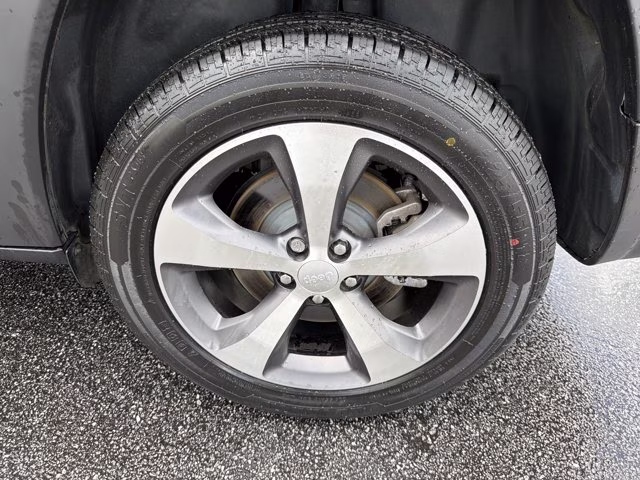 2021 Diamond Black Crystal Pearlcoat Jeep Cherokee Limited FWD SUV