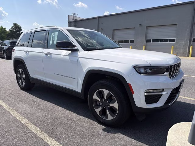 2022 Bright White Clearcoat Jeep Grand Cherokee 4xe 4xe 4X4 SUV